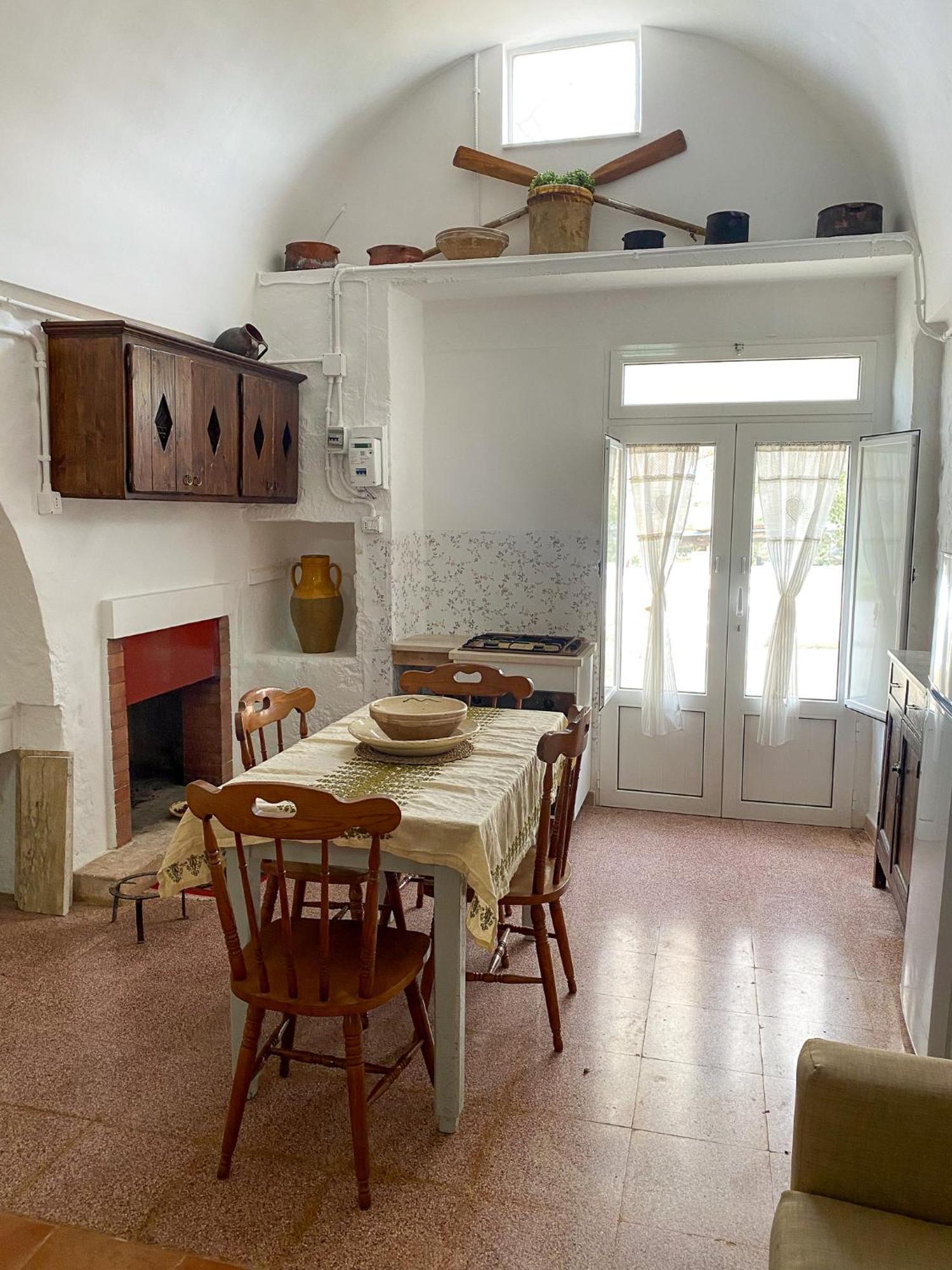 Trullo Pinto Apartment Locorotondo Exterior photo