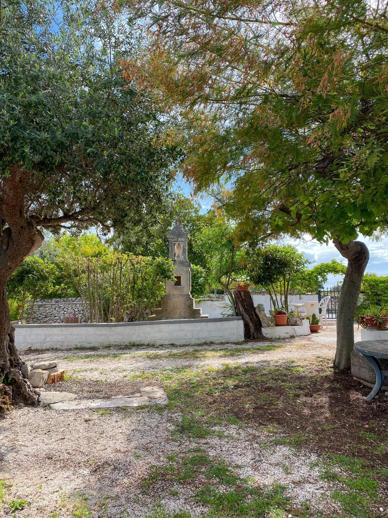 Trullo Pinto Apartment Locorotondo Exterior photo